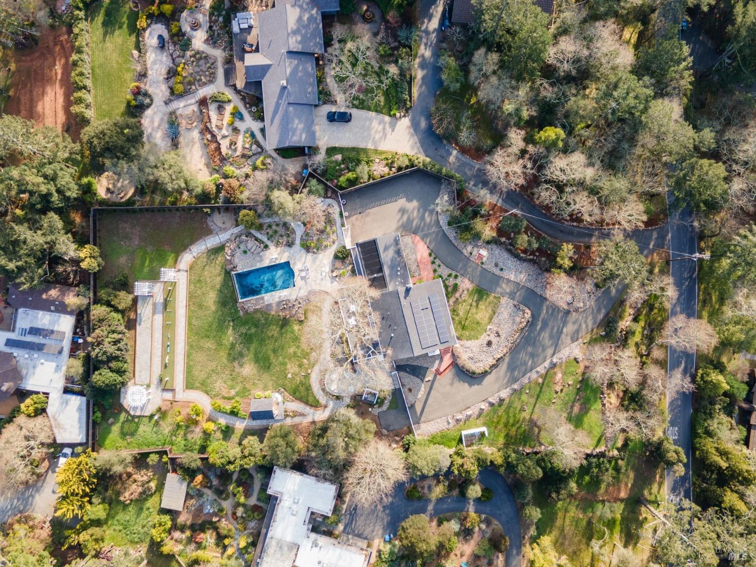 Santa Rosa, California 95404, United States, 4 Bedrooms Bedrooms, ,4 BathroomsBathrooms,Residential,Active,8123