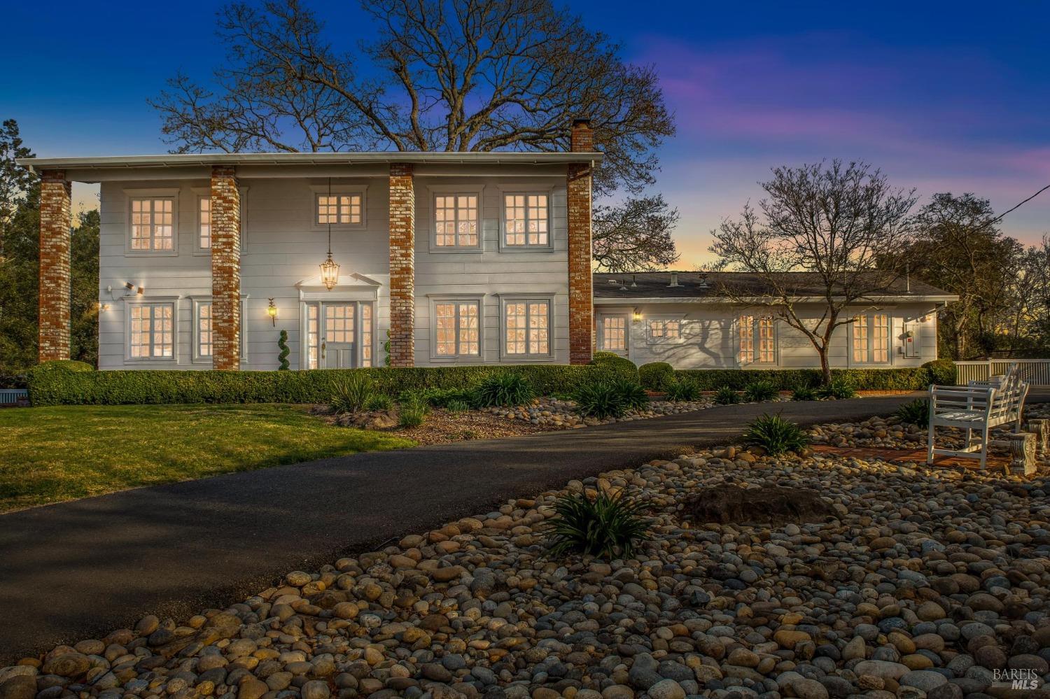 Santa Rosa, California 95404, United States, 4 Bedrooms Bedrooms, ,4 BathroomsBathrooms,Residential,Active,8123