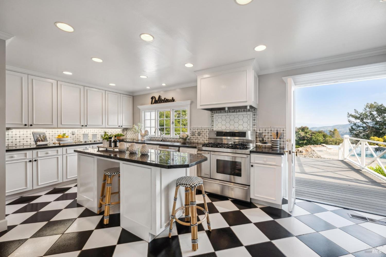 Santa Rosa, California 95404, United States, 4 Bedrooms Bedrooms, ,4 BathroomsBathrooms,Residential,Active,8123