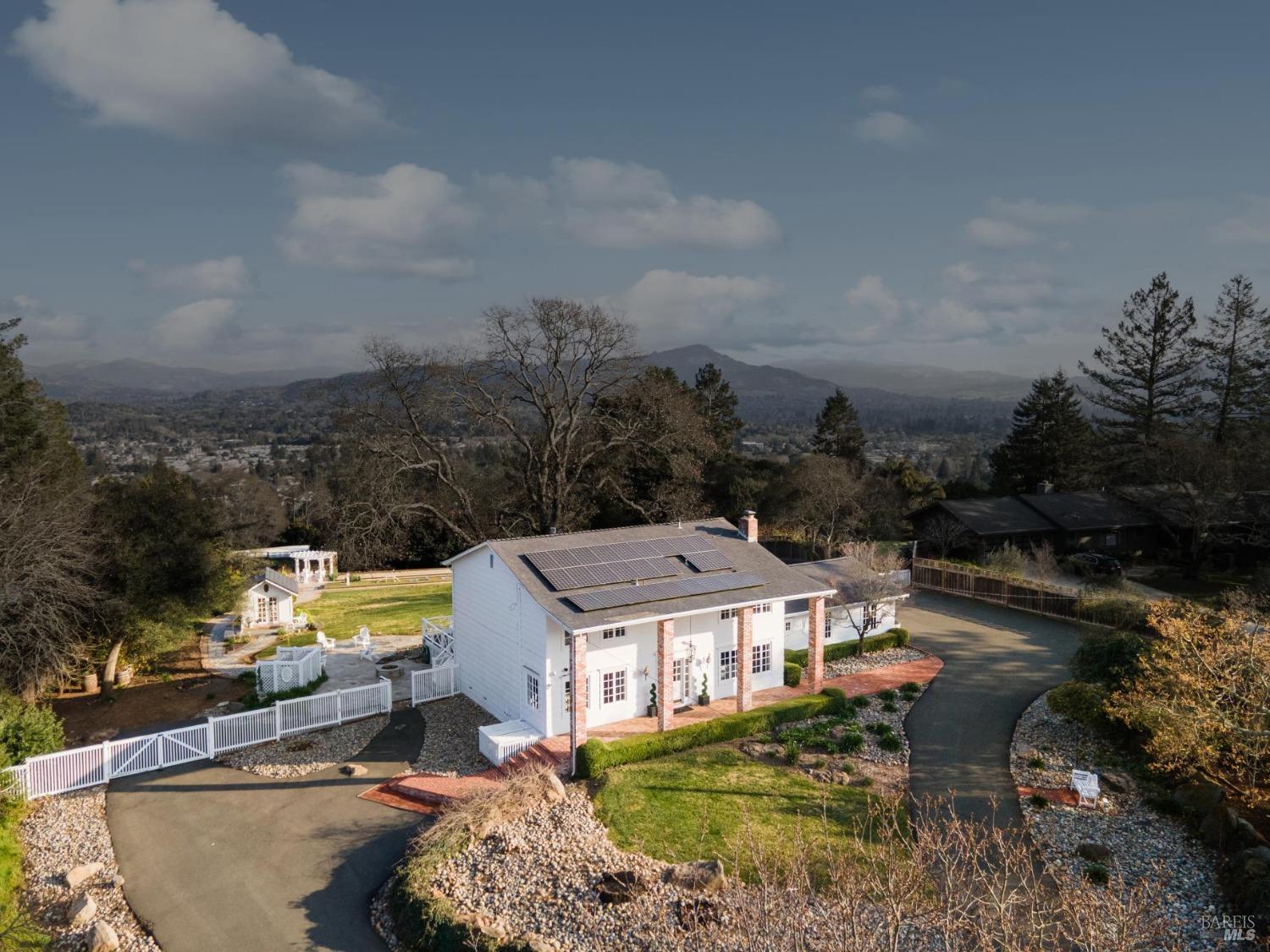 Santa Rosa, California 95404, United States, 4 Bedrooms Bedrooms, ,4 BathroomsBathrooms,Residential,Active,8123