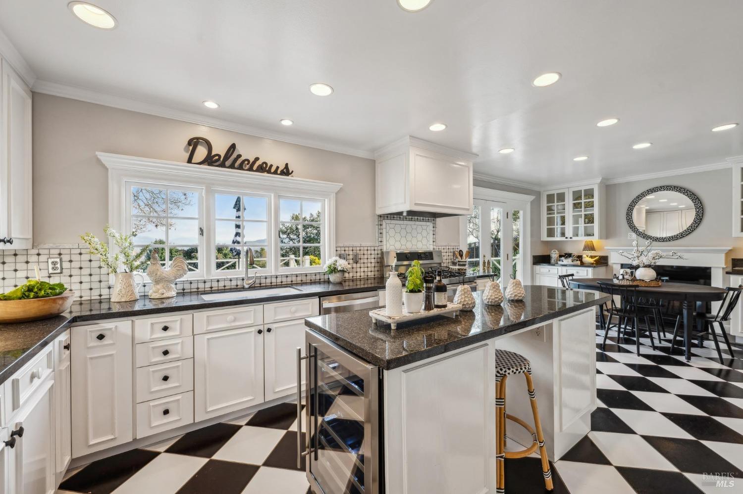 Santa Rosa, California 95404, United States, 4 Bedrooms Bedrooms, ,4 BathroomsBathrooms,Residential,Active,8123