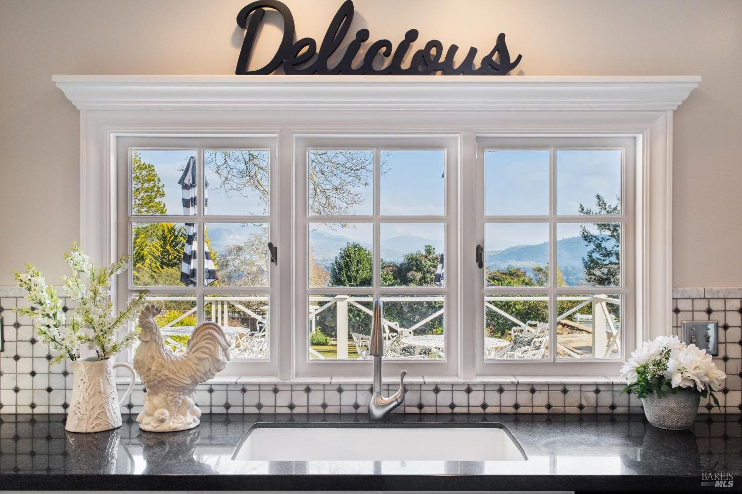 Santa Rosa, California 95404, United States, 4 Bedrooms Bedrooms, ,4 BathroomsBathrooms,Residential,Active,8123