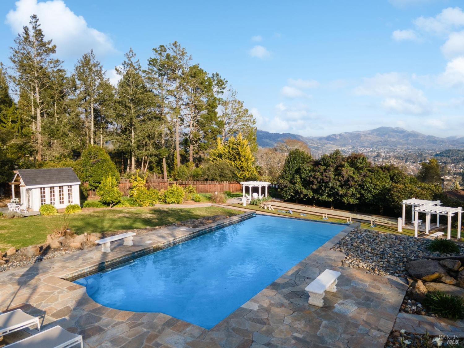 Santa Rosa, California 95404, United States, 4 Bedrooms Bedrooms, ,4 BathroomsBathrooms,Residential,Active,8123