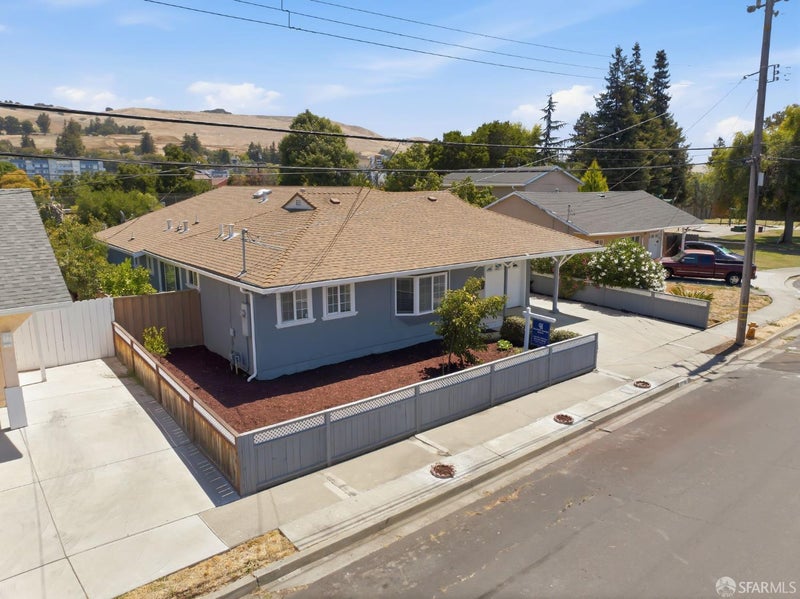 27786 Ross Place