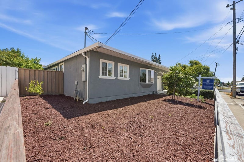 27786 Ross Place