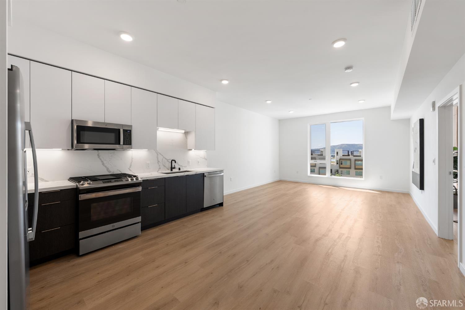 52 Kirkwood Avenue 421