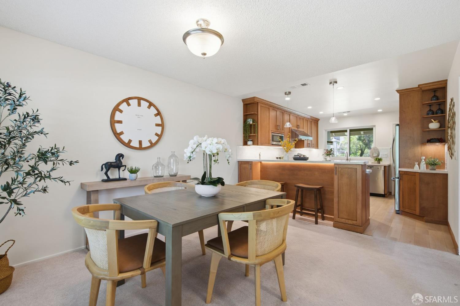 3136 Rossmoor Parkway