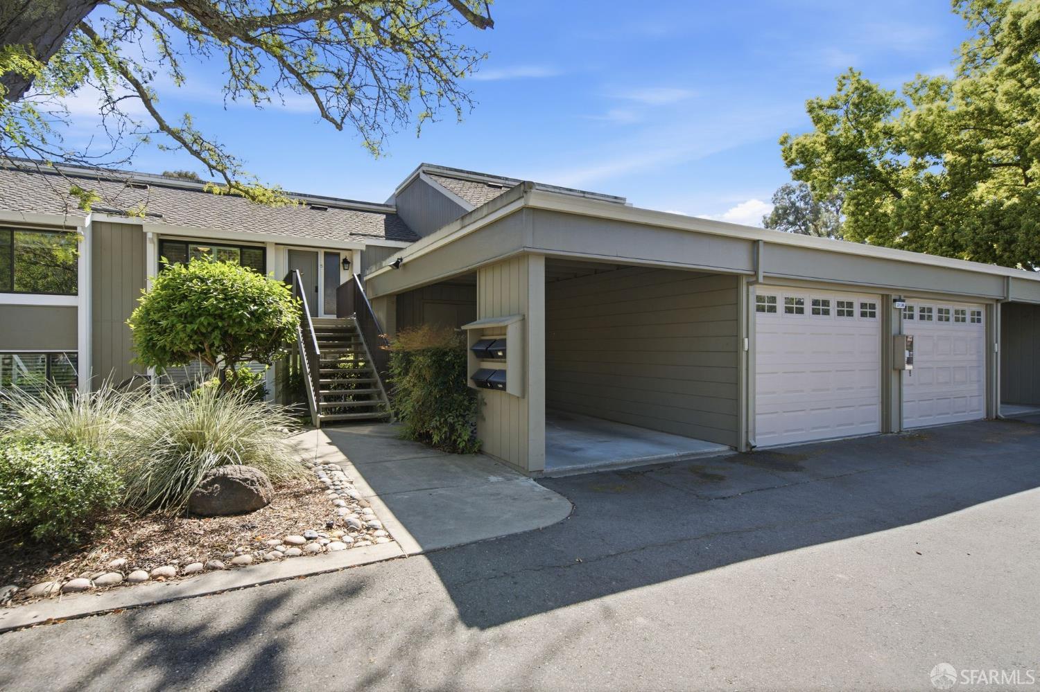 3136 Rossmoor Parkway 5