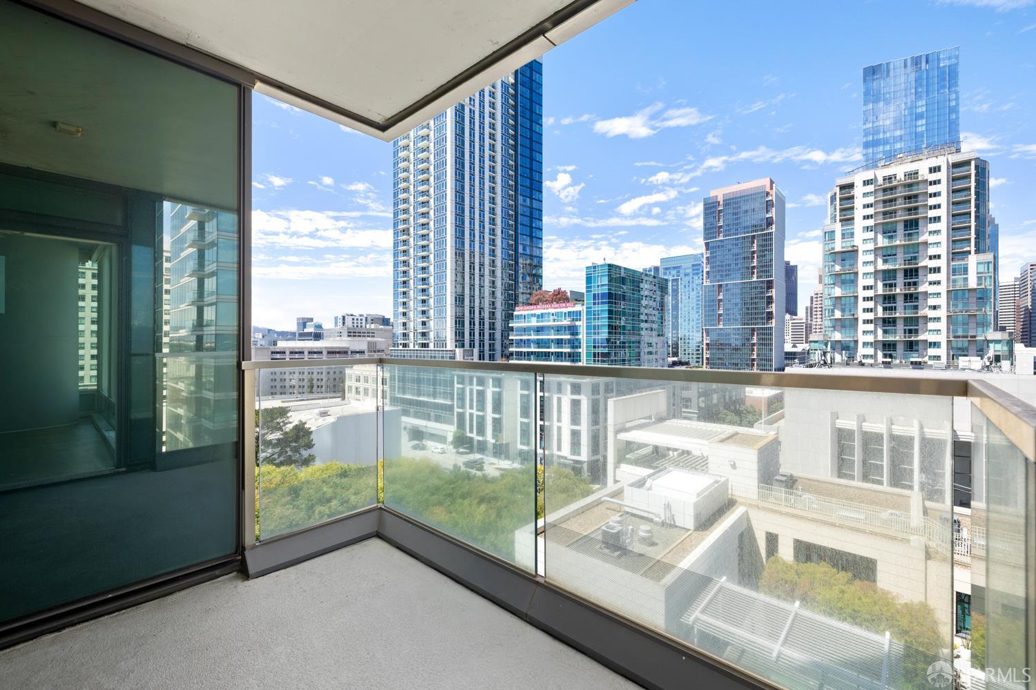 425 1st Street 1107
