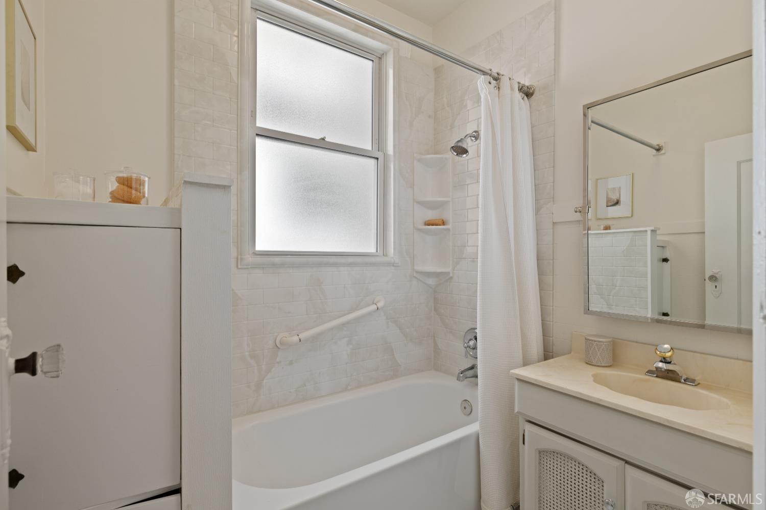 San Francisco, California 94118, United States, 5 Bedrooms Bedrooms, ,2 BathroomsBathrooms,Residential,Active,173402