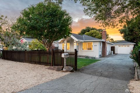 Photo of 635 14th Avenue, Menlo Park, CA 94025 (MLS # 425077678)