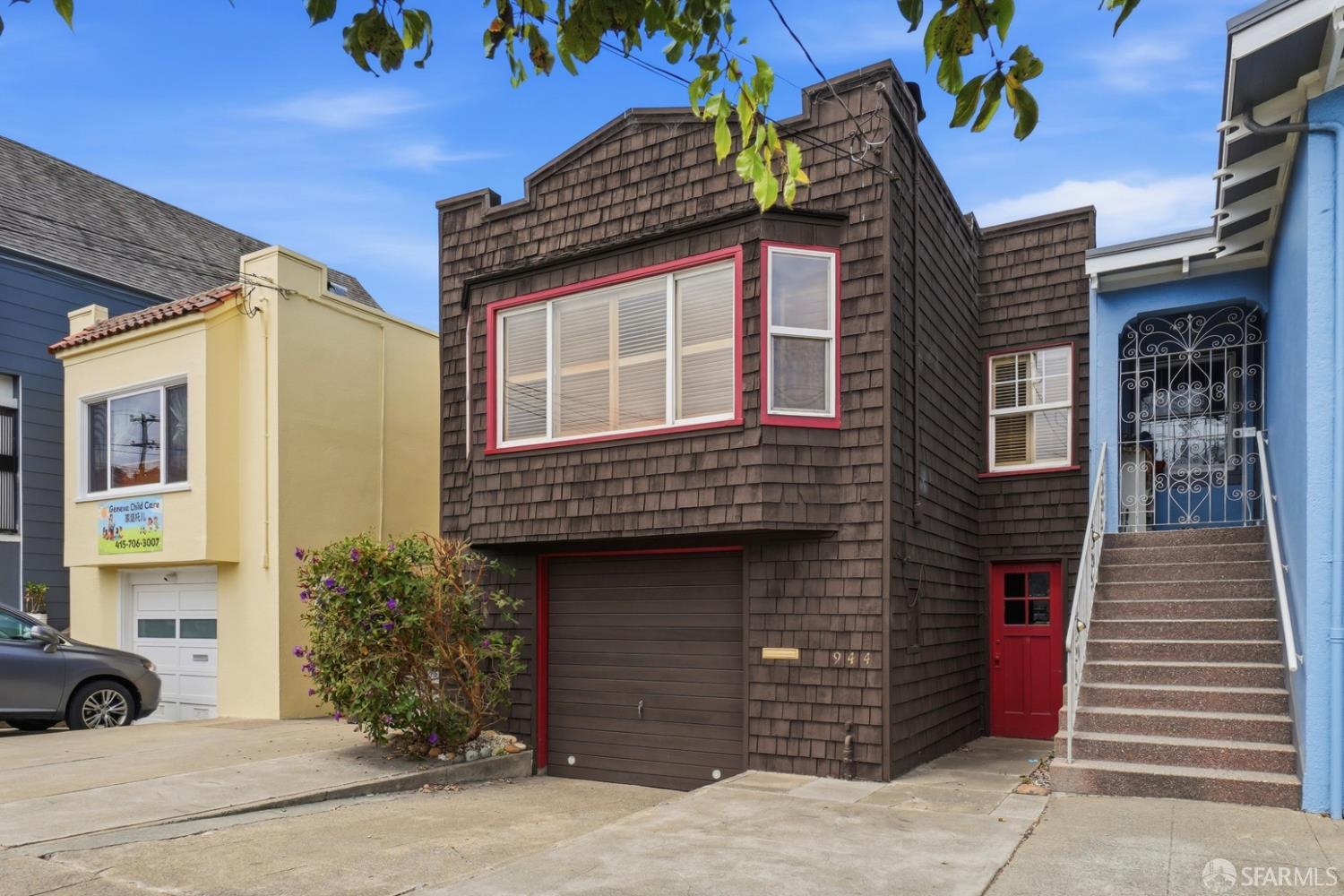 944 Madrid Street