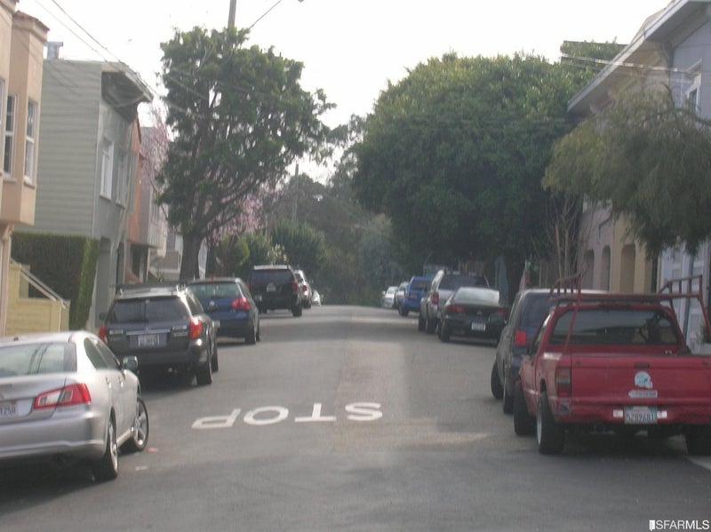 868 Moultrie Street