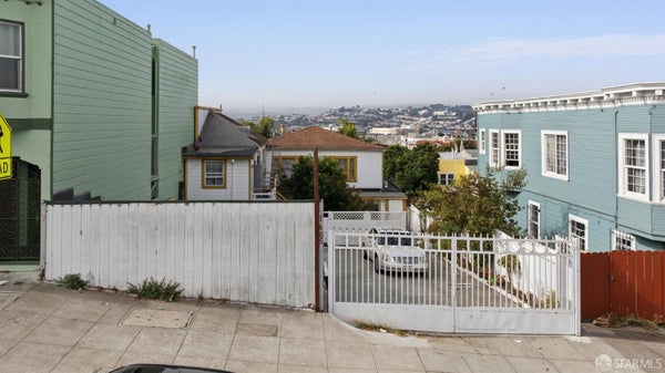 1465 OAKDALE AVE, SAN FRANCISCO, CA 94124 - Image 35bc773b9bda3e2eff94a142f3d957ac/593131803