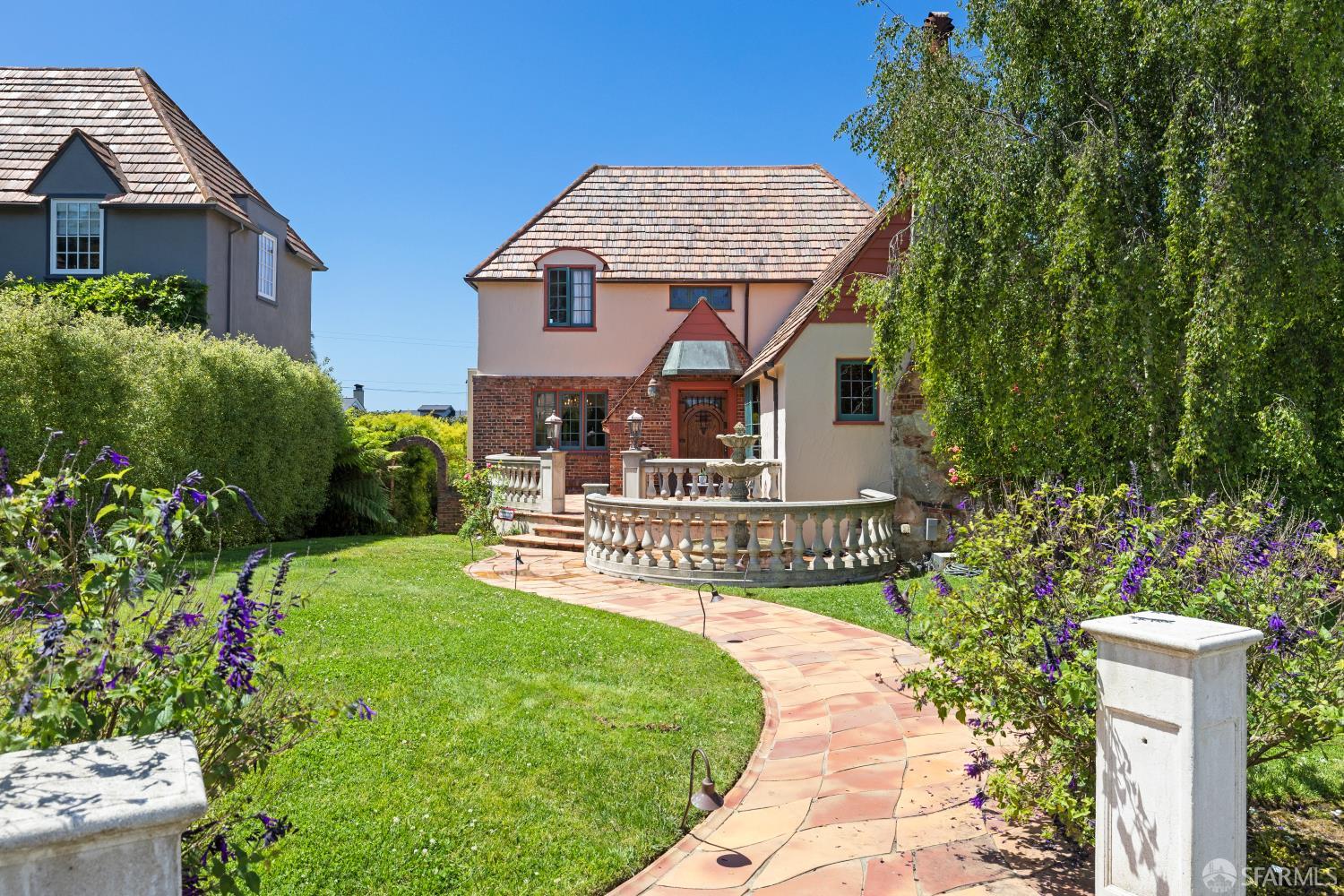 265 Moncada Way