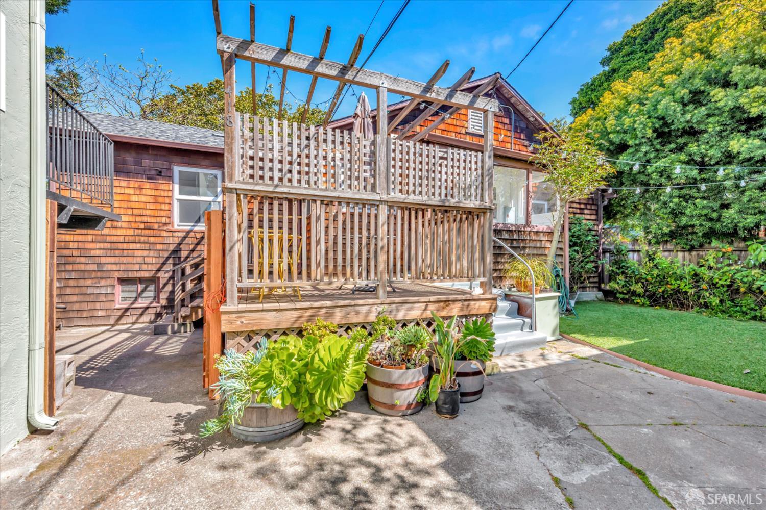 418 Mcauley Street, Oakland CA 94609