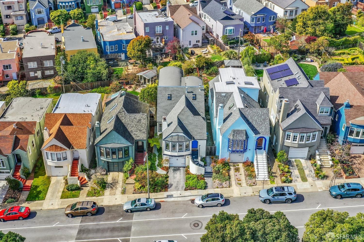 San Francisco, California 94127, United States, 3 Bedrooms Bedrooms, ,3 BathroomsBathrooms,Residential,Pending,87661