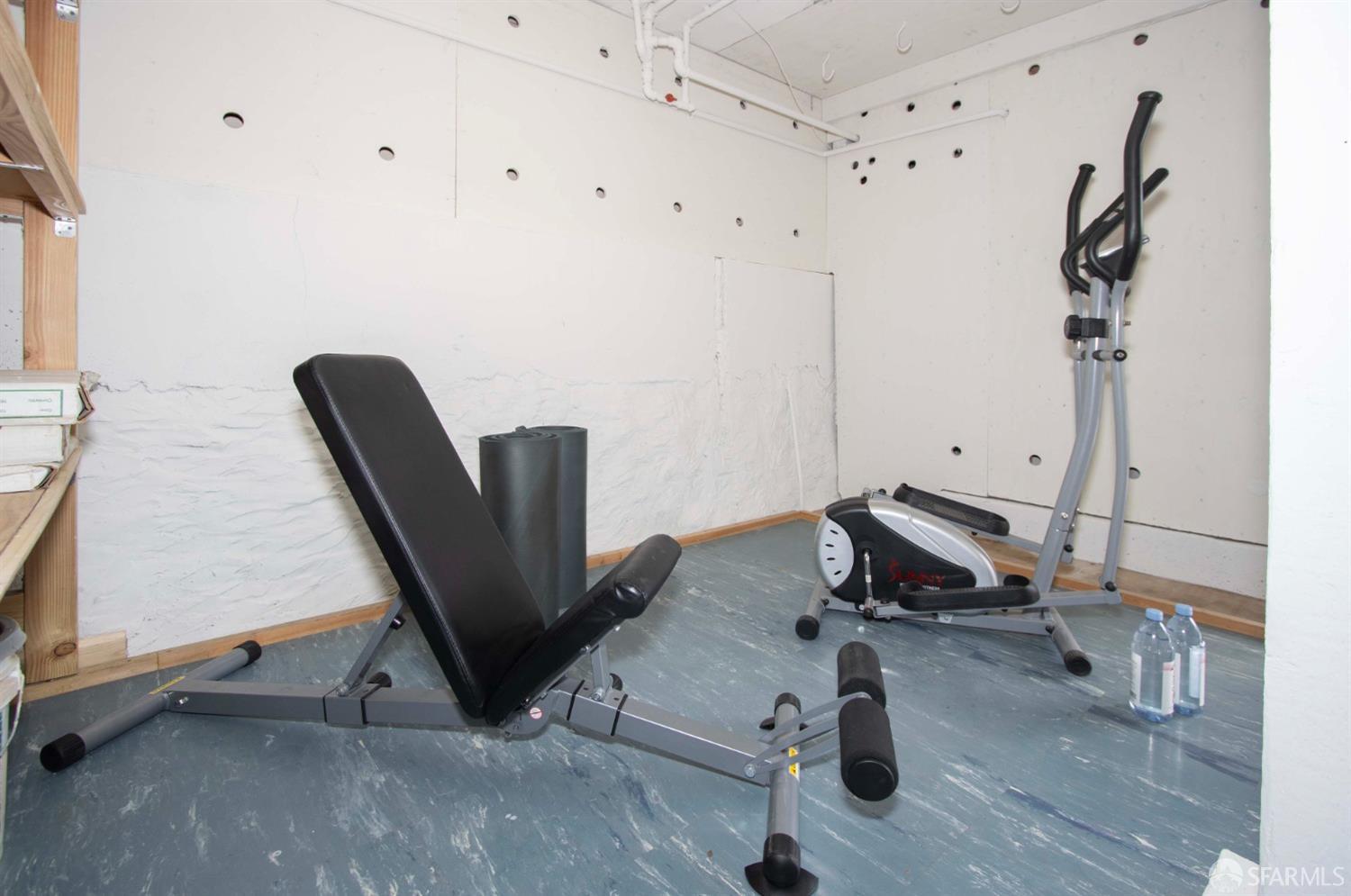 San Francisco, California 94127, United States, 3 Bedrooms Bedrooms, ,3 BathroomsBathrooms,Residential,Pending,87661