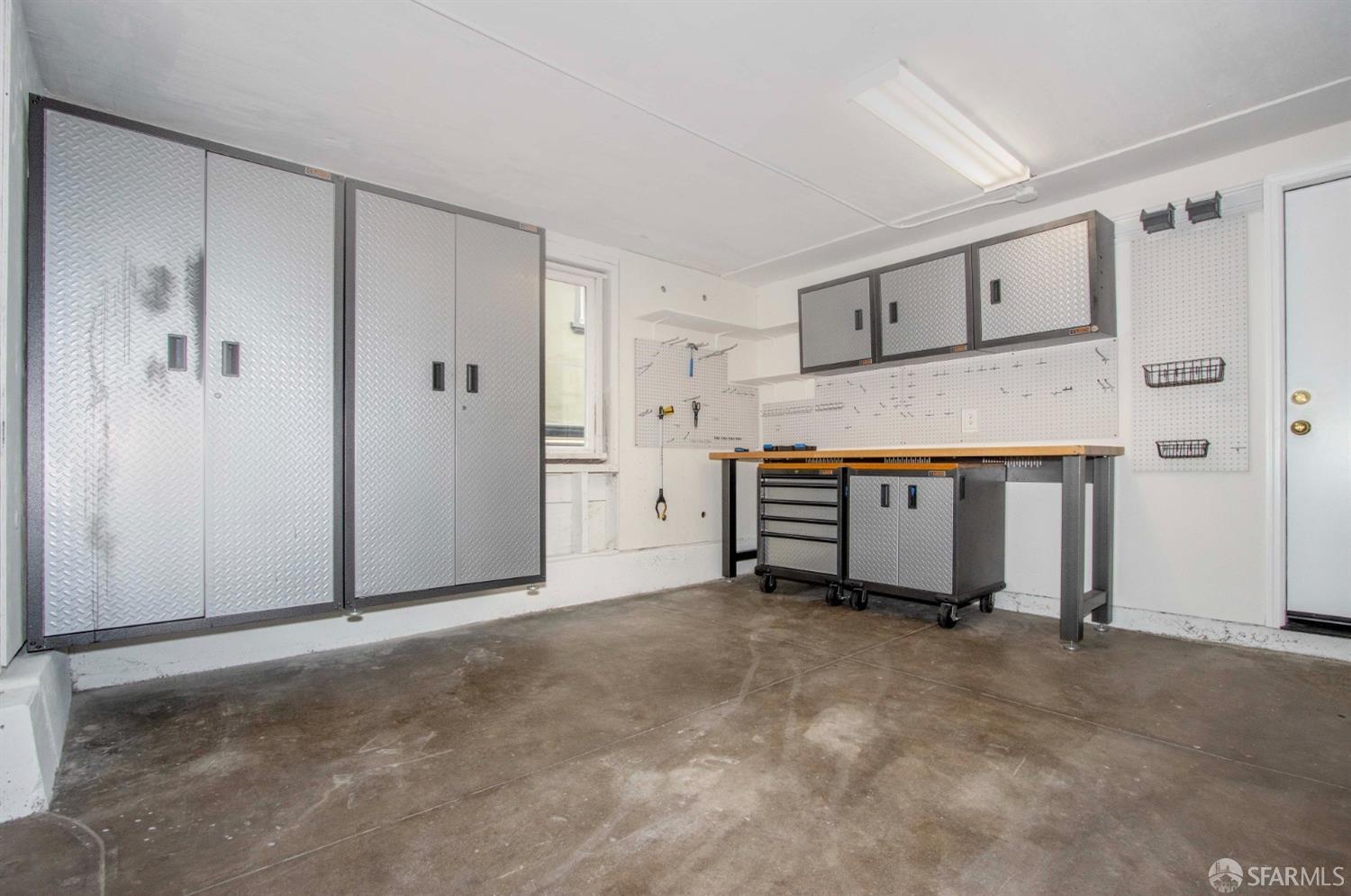 San Francisco, California 94127, United States, 3 Bedrooms Bedrooms, ,3 BathroomsBathrooms,Residential,Pending,87661