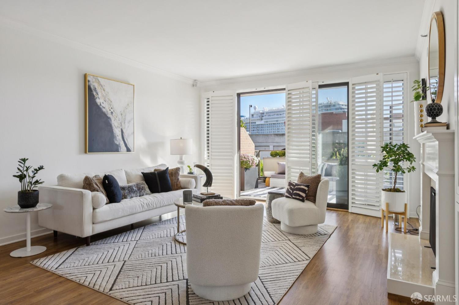 101 Lombard Street 105E