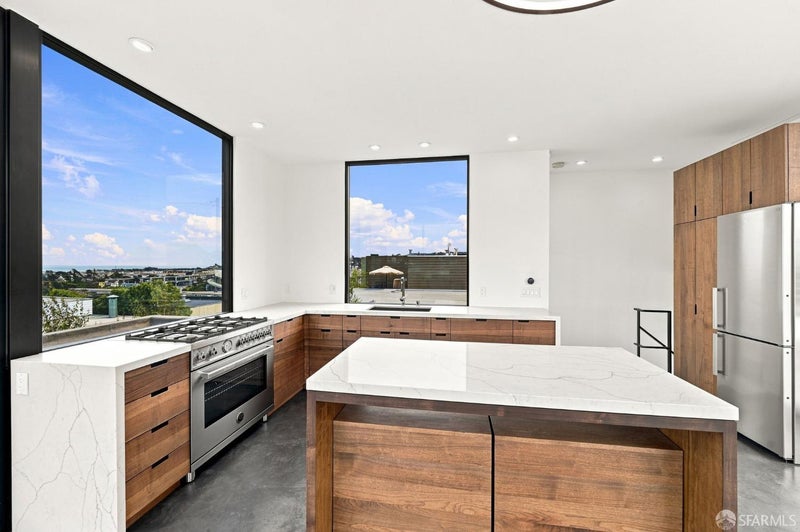75 Bronte Street