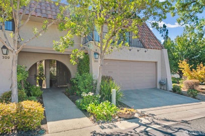 205 Casitas Bulevar Boulevard Los Gatos CA 95032