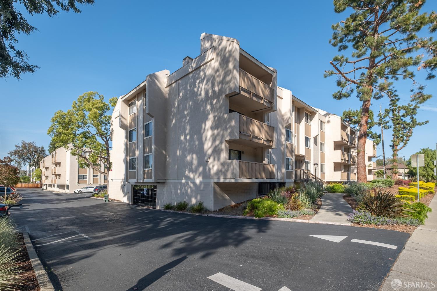 400 Ortega Avenue 111