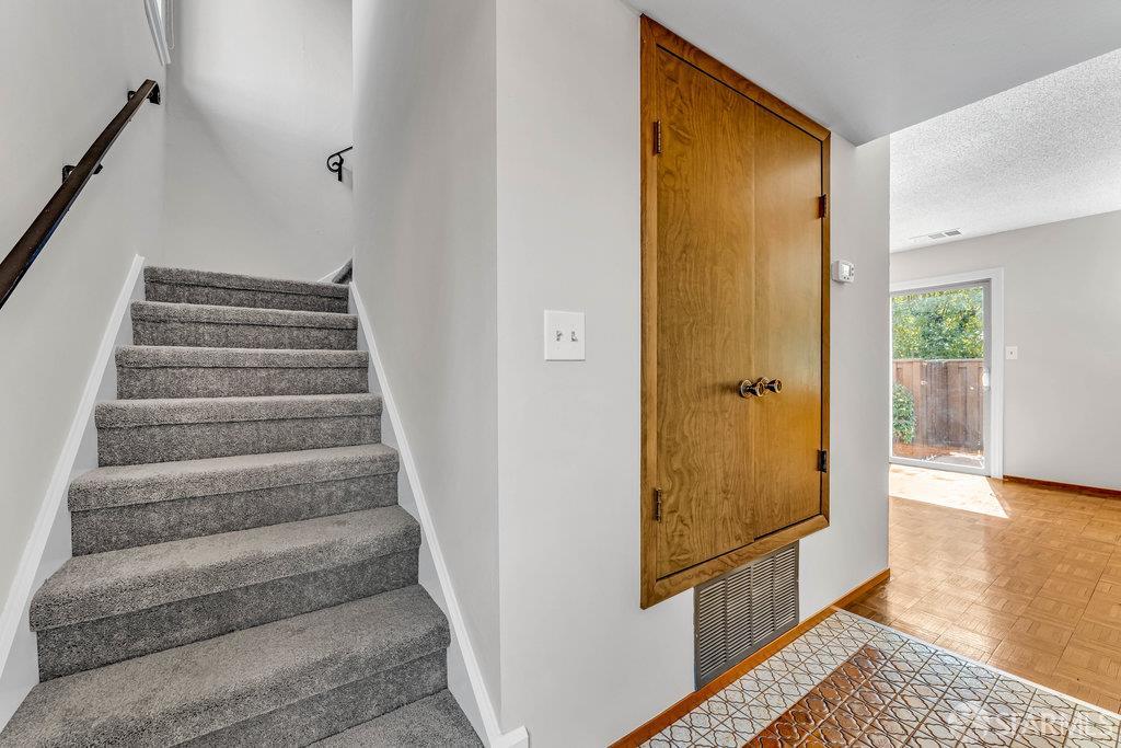 Walnut Creek, California 94598, United States, 3 Bedrooms Bedrooms, ,3 BathroomsBathrooms,Residential,Active,217744