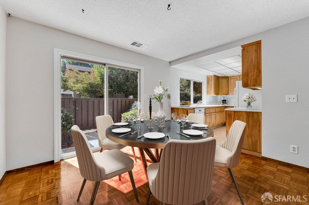 Walnut Creek, California 94598, United States, 3 Bedrooms Bedrooms, ,3 BathroomsBathrooms,Residential,Active,217744