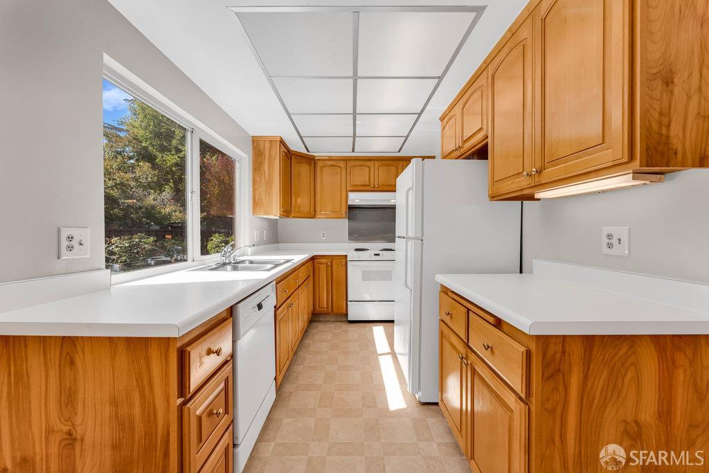 Walnut Creek, California 94598, United States, 3 Bedrooms Bedrooms, ,3 BathroomsBathrooms,Residential,Active,217744