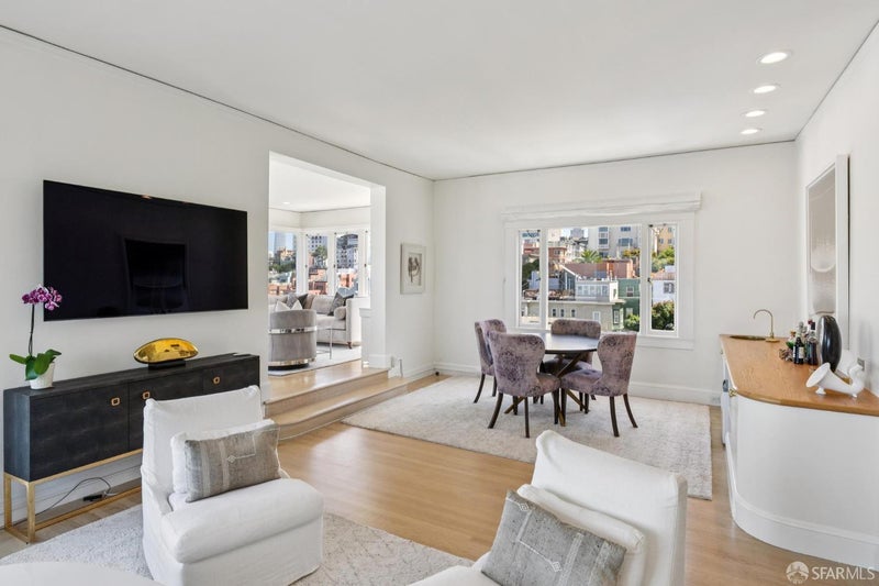 1127 Greenwich Street