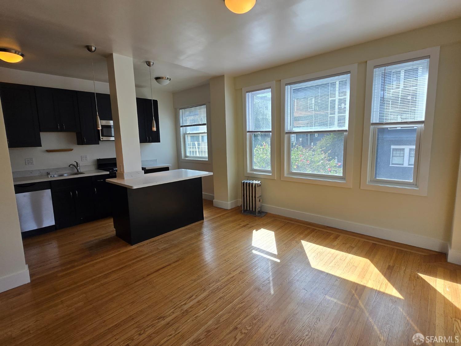 MLS: 425033206