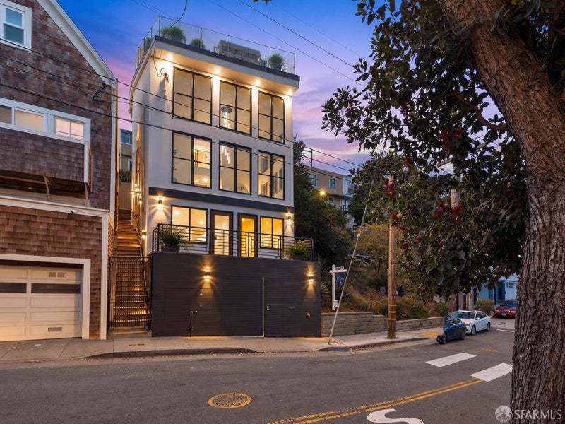200 Putnam Street