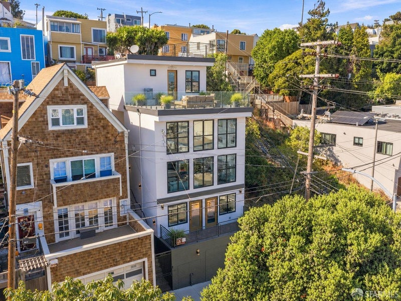 200 Putnam Street