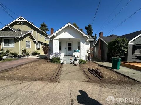 2086 40 Avenue, Oakland, CA 94605 - #: 425069353