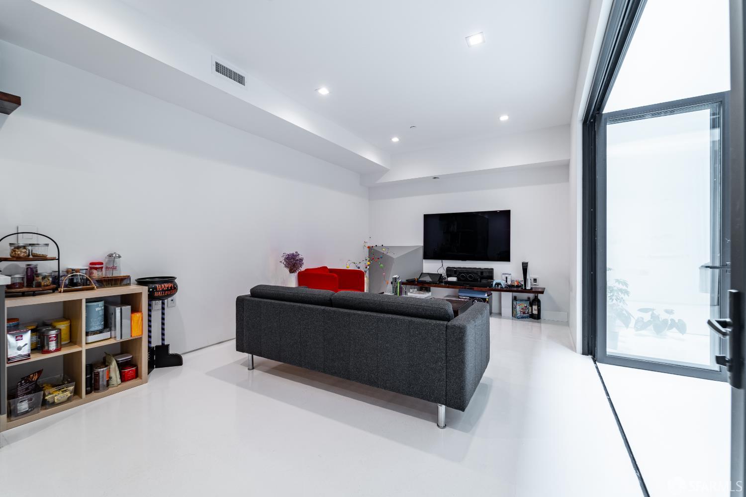 338 N Canal Street 20