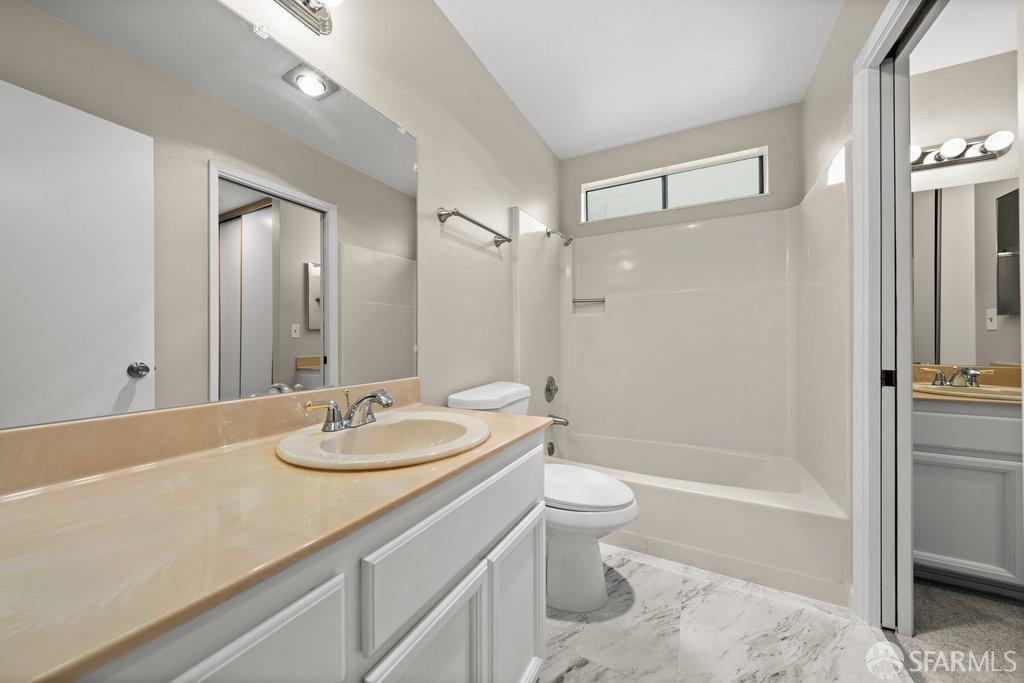 Albany, California 94706, United States, 2 Bedrooms Bedrooms, ,2 BathroomsBathrooms,Residential,Pending,1441