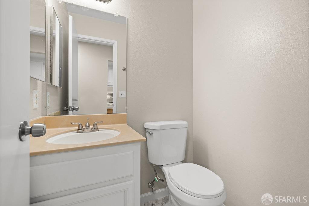 Albany, California 94706, United States, 2 Bedrooms Bedrooms, ,2 BathroomsBathrooms,Residential,Pending,1441