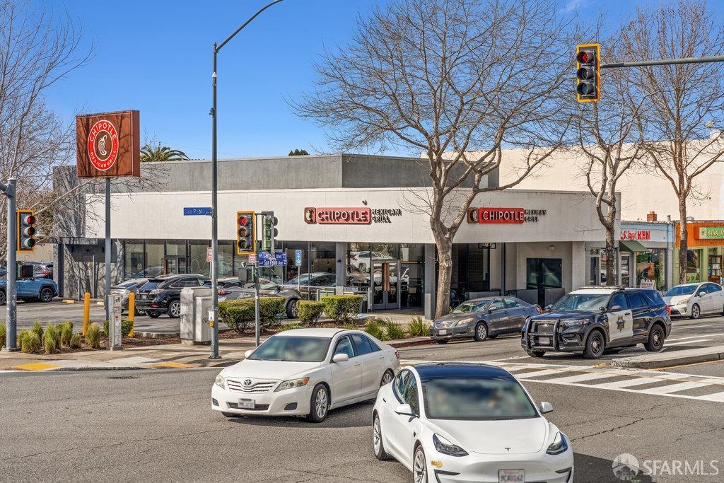 Albany, California 94706, United States, 2 Bedrooms Bedrooms, ,2 BathroomsBathrooms,Residential,Pending,1441