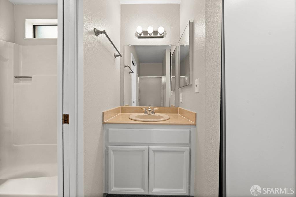 Albany, California 94706, United States, 2 Bedrooms Bedrooms, ,2 BathroomsBathrooms,Residential,Pending,1441