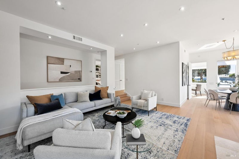 48 Lagoon Vista