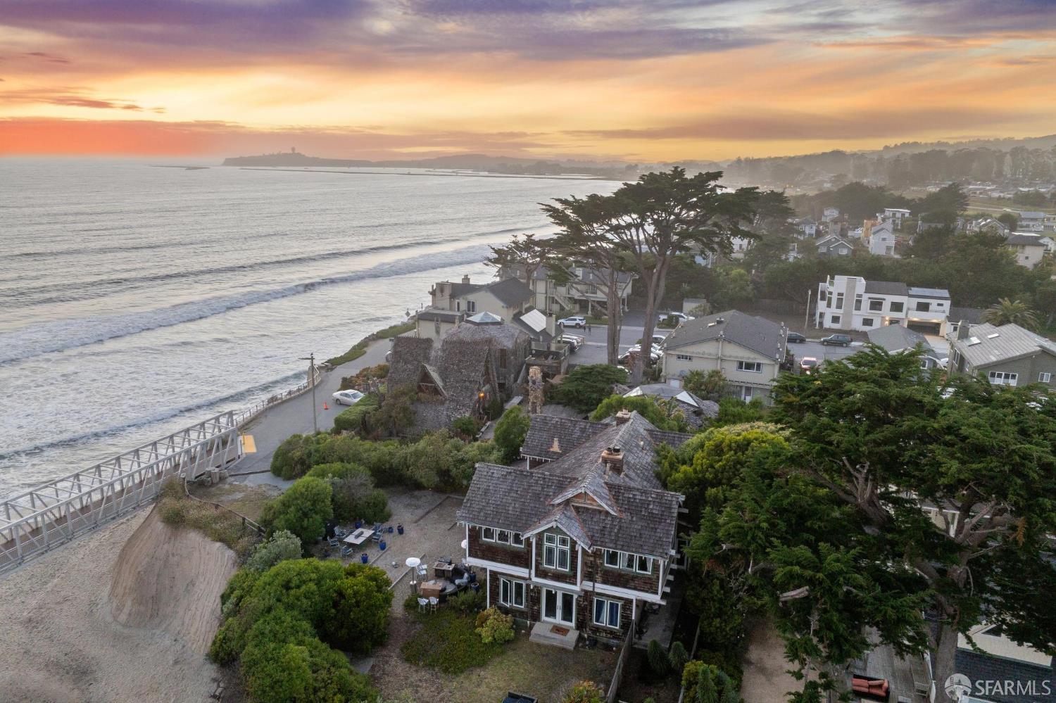 445 Mirada Road