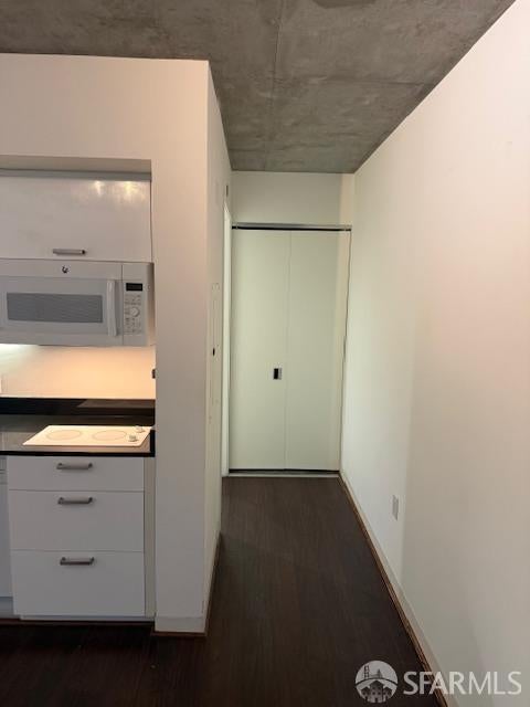 8 Octavia Boulevard 407