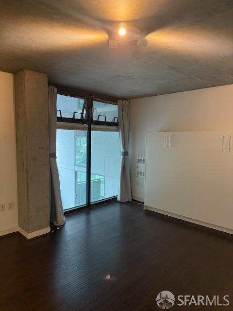 8 Octavia Boulevard 407