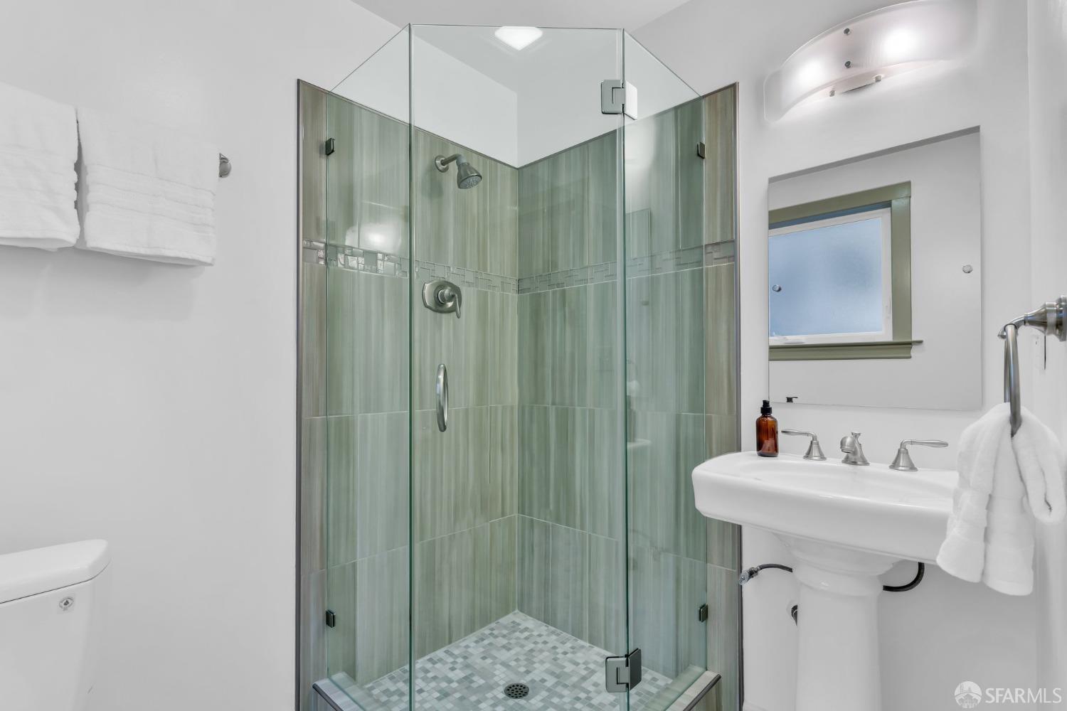 San Francisco, California 94127, United States, 3 Bedrooms Bedrooms, ,2 BathroomsBathrooms,Residential,Pending,115376