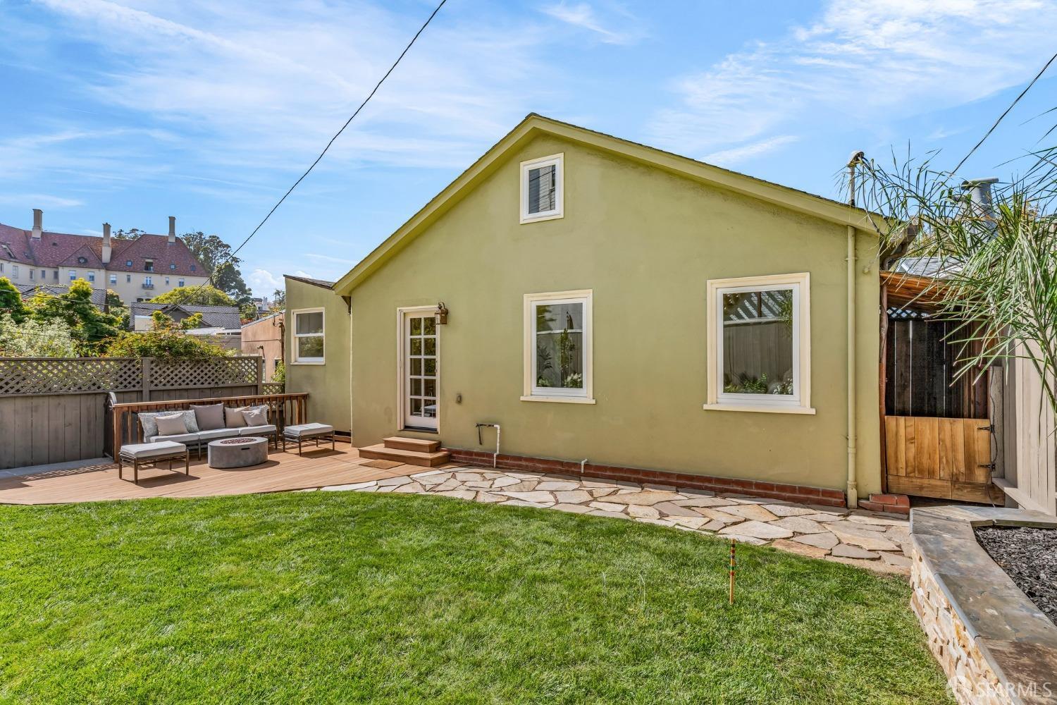 San Francisco, California 94127, United States, 3 Bedrooms Bedrooms, ,2 BathroomsBathrooms,Residential,Pending,115376