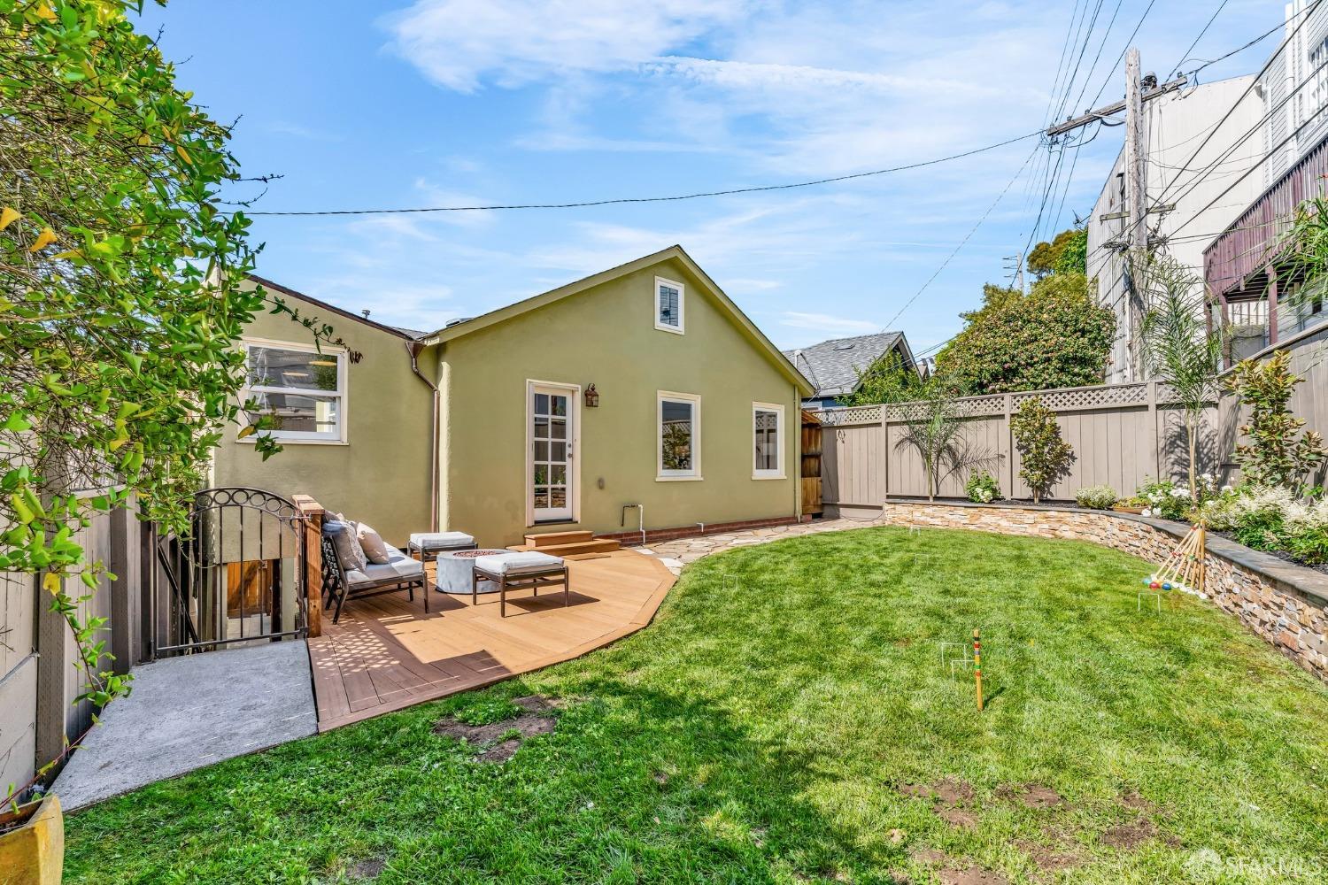 San Francisco, California 94127, United States, 3 Bedrooms Bedrooms, ,2 BathroomsBathrooms,Residential,Pending,115376