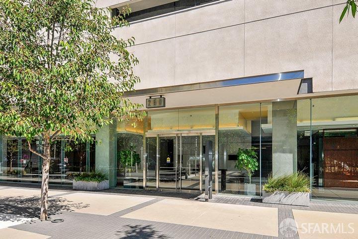 260 King Street 537