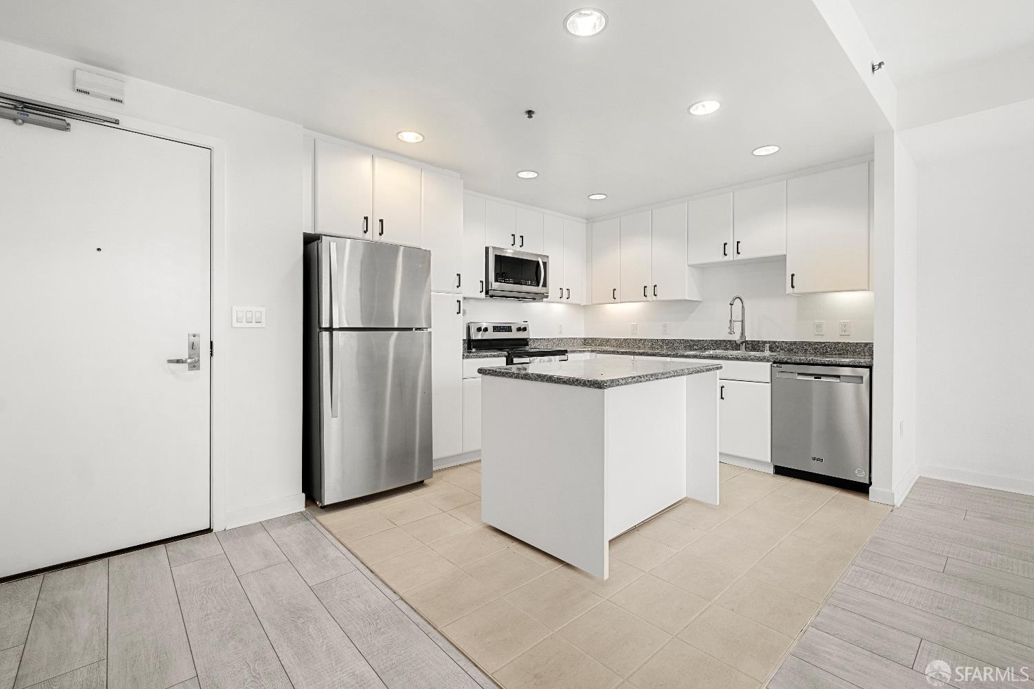 260 King Street 537