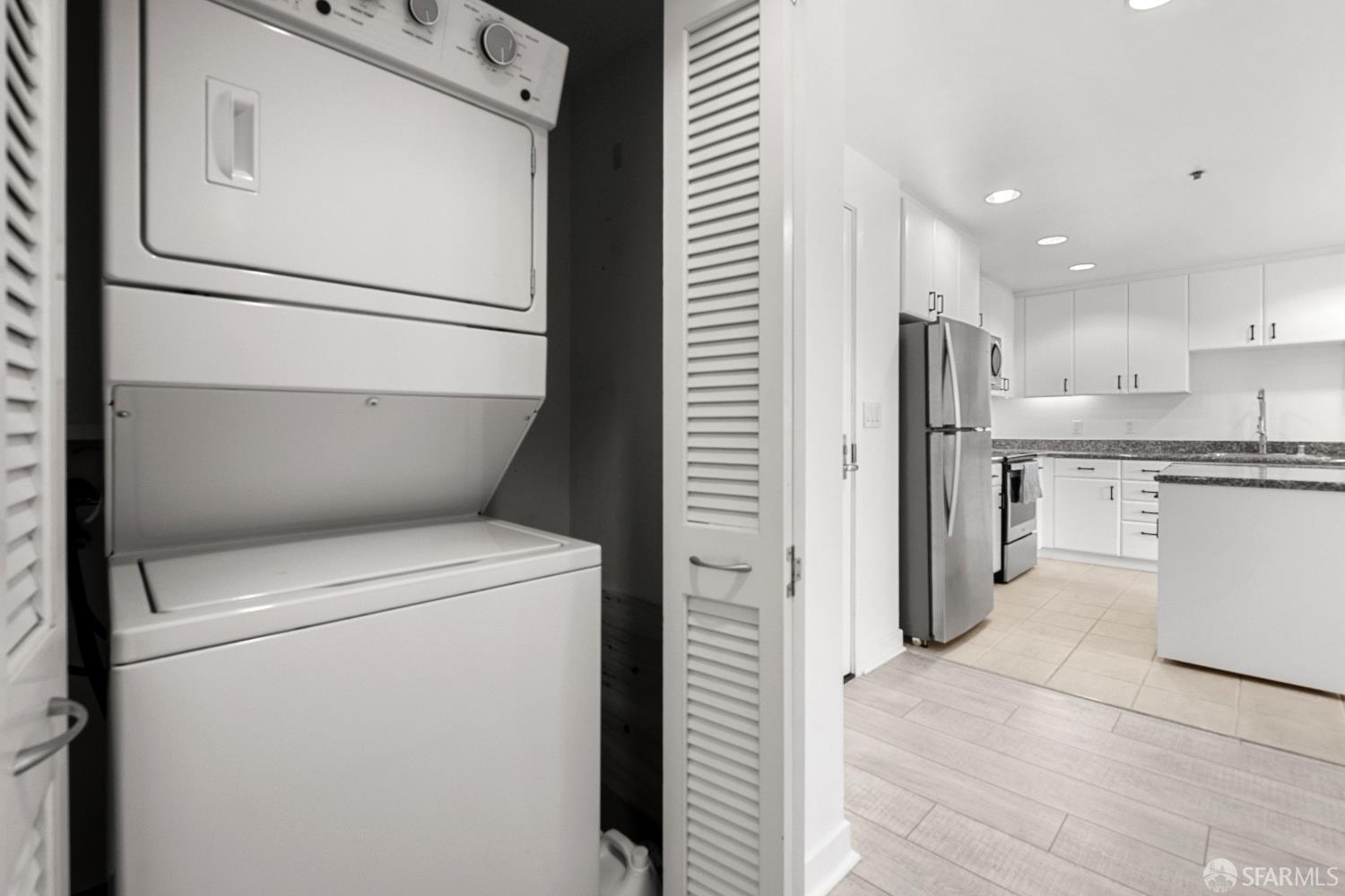 260 King Street 537